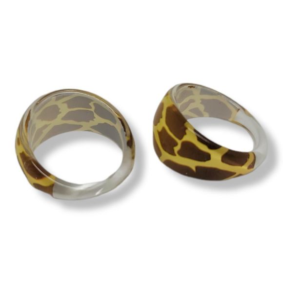 Giraffe Print Acrylic Ring Set Size 8.5 - Picture 4 of 5